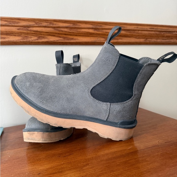 Sorel Gray and Tan Women's Boots - Picture 2 of 2